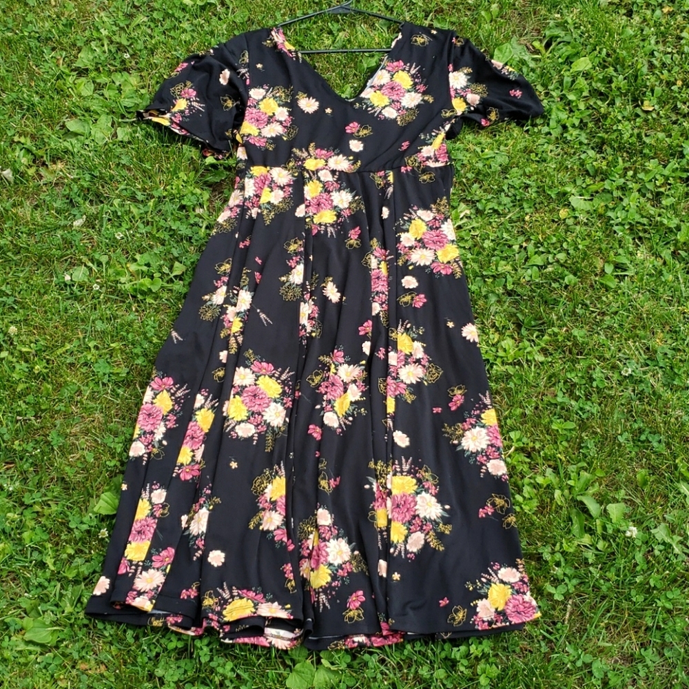 Classy Torrid Black Floral Dress Size 0
